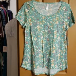 NWT M Lularoe Classic T